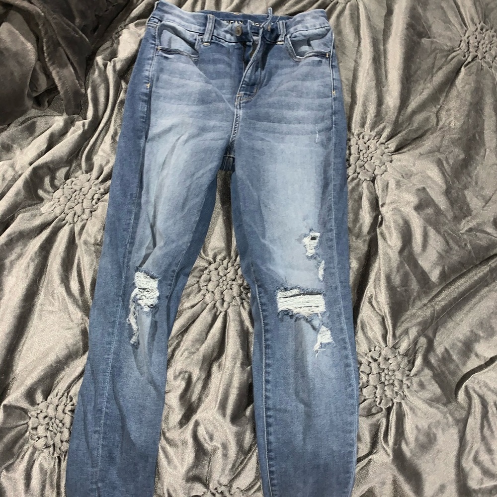 AMERICAN EAGLE JEANS